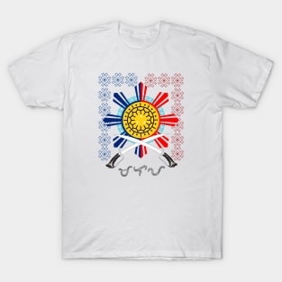 Philippine Sun / Philippine Swords (Ginunting) / Baybayin word Malaya (Freely) T-Shirt